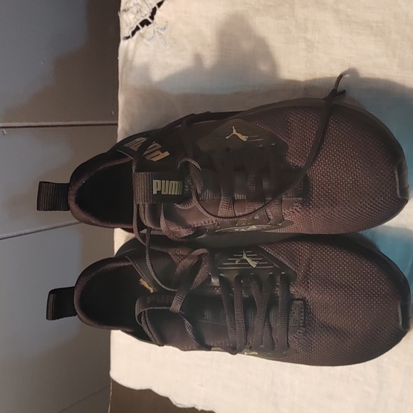 Puma Enzo Black/Metallic Gold Women's 6.5 - Picture 2 of 7
